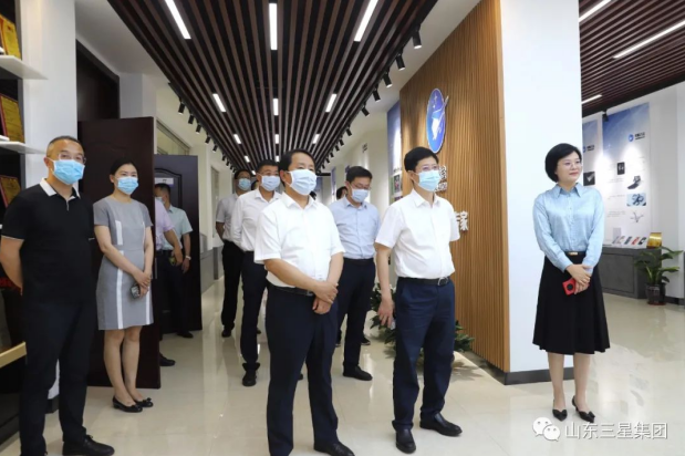 省工商聯(lián)副主席、省總商會(huì)副會(huì)長(zhǎng)郭建禮來山東三星集團(tuán)調(diào)研