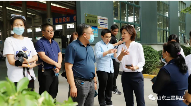 “聚焦九大工程 建設(shè)先進(jìn)制造業(yè)強市 獻(xiàn)禮二十大”鄒平市行進(jìn)式主題采訪活動走進(jìn)山東三星集團(tuán)