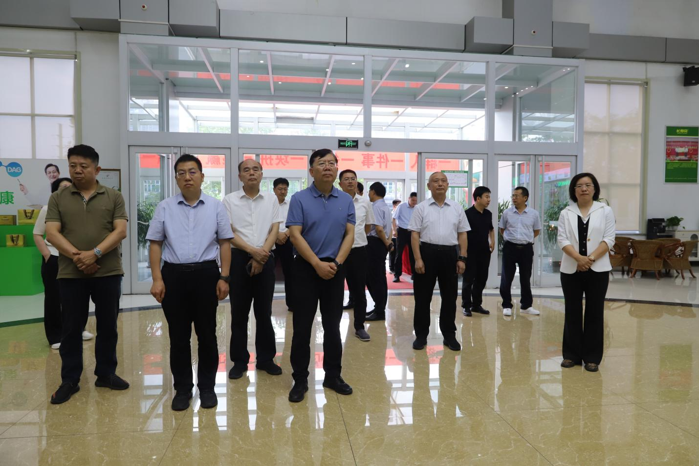 河南省政府參事、省政府原秘書長劉世偉一行來山東三星集團(tuán)調(diào)研
