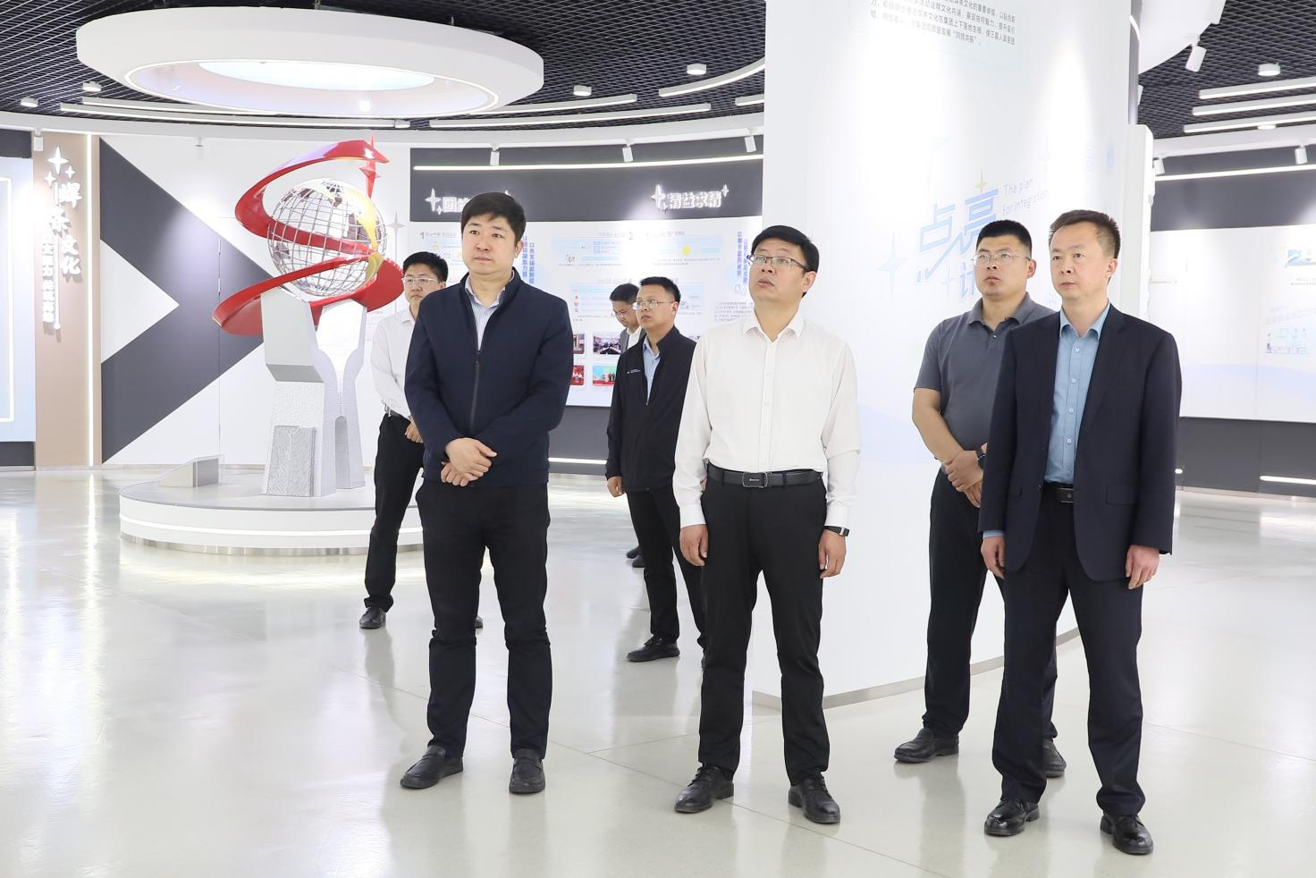 鄒平市委社會工作部部長、市委“兩新”工委書記李偉來山東三星集團(tuán)調(diào)研